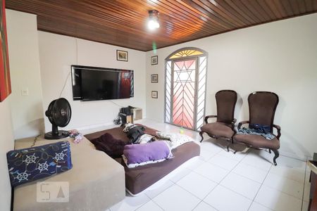 Quarto 1 de casa para alugar com 4 quartos, 600m² em Setor Jaó, Goiânia