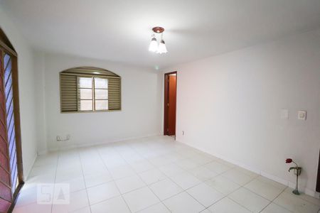 Sala de casa para alugar com 4 quartos, 600m² em Setor Jaó, Goiânia