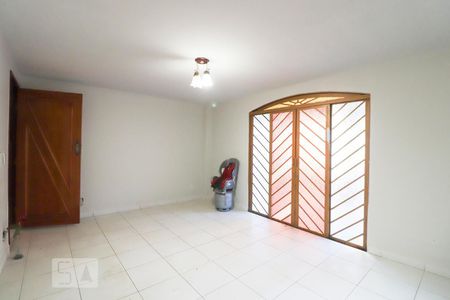 Sala de casa para alugar com 4 quartos, 600m² em Setor Jaó, Goiânia