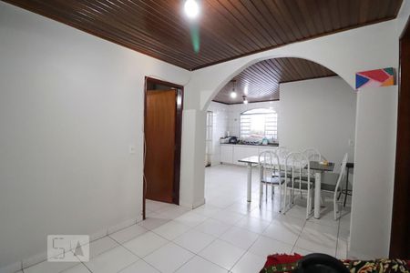 Sala 2 de casa para alugar com 4 quartos, 600m² em Setor Jaó, Goiânia