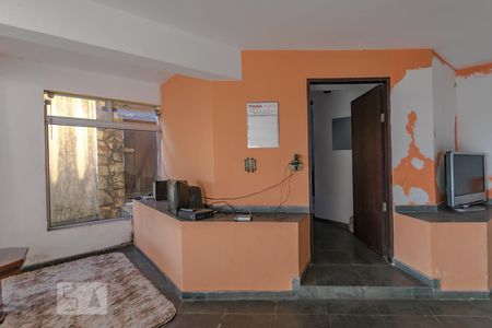 Sala de casa para alugar com 15 quartos, 600m² em Vila Natal, Mogi das Cruzes