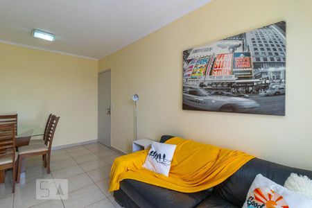 Sala de Estar de apartamento à venda com 2 quartos, 55m² em Vila Roque, São Paulo