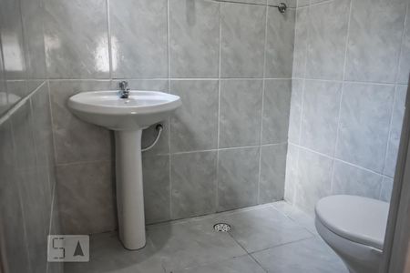 Banheiro de casa para alugar com 1 quarto, 42m² em Jardim Elisio, São Paulo