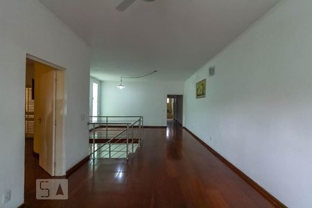 Sala de estar de casa para alugar com 3 quartos, 240m² em Vila Dayse, São Bernardo do Campo