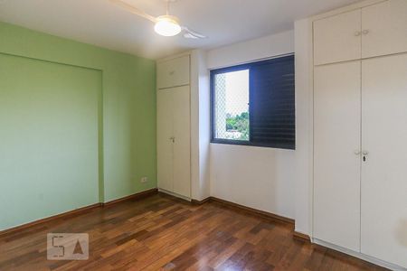 Suite 1 de apartamento para alugar com 2 quartos, 74m² em Caxingui, São Paulo