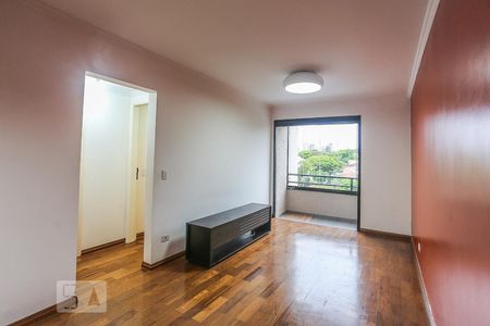 Sala de Estar de apartamento para alugar com 2 quartos, 74m² em Caxingui, São Paulo