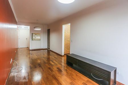 Sala de Estar de apartamento para alugar com 2 quartos, 74m² em Caxingui, São Paulo