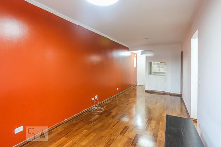 Sala de Estar de apartamento para alugar com 2 quartos, 74m² em Caxingui, São Paulo