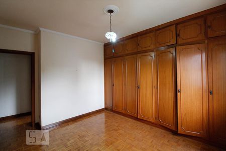 Casa para alugar com 271m², 4 quartos e 5 vagas Casa para alugar com 271m², 4 quartos e 5 vagasQuarto 2