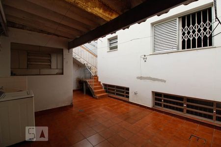 Casa para alugar com 271m², 4 quartos e 5 vagas Casa para alugar com 271m², 4 quartos e 5 vagasÁrea de Serviço 2