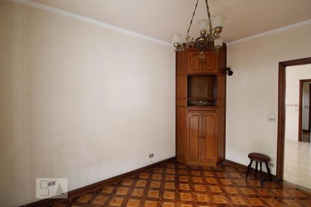 Casa para alugar com 271m², 4 quartos e 5 vagas Casa para alugar com 271m², 4 quartos e 5 vagasQuarto 3