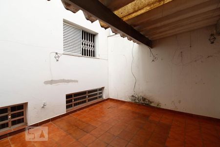 Casa para alugar com 271m², 4 quartos e 5 vagas Casa para alugar com 271m², 4 quartos e 5 vagasÁrea de Serviço 2