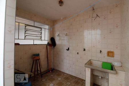 Casa para alugar com 271m², 4 quartos e 5 vagas Casa para alugar com 271m², 4 quartos e 5 vagasÁrea de Serviço 3