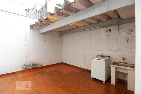 Casa para alugar com 271m², 4 quartos e 5 vagas Casa para alugar com 271m², 4 quartos e 5 vagasÁrea de Serviço 2