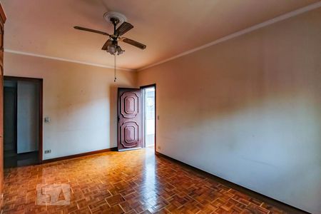 Casa para alugar com 271m², 4 quartos e 5 vagas Casa para alugar com 271m², 4 quartos e 5 vagasSuíte