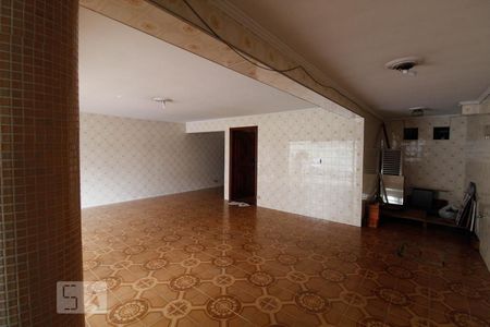 Casa para alugar com 271m², 4 quartos e 5 vagas Casa para alugar com 271m², 4 quartos e 5 vagasGaragem