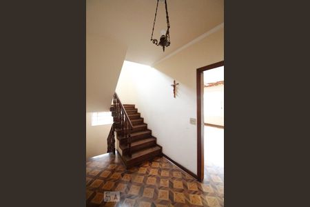 Escada de casa à venda com 4 quartos, 271m² em Vila Progresso, Guarulhos