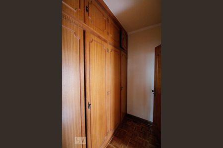 Casa para alugar com 271m², 4 quartos e 5 vagas Casa para alugar com 271m², 4 quartos e 5 vagasCloset da Suíte