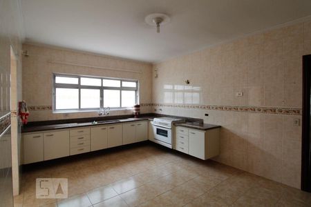 Casa para alugar com 271m², 4 quartos e 5 vagas Casa para alugar com 271m², 4 quartos e 5 vagasCozinha