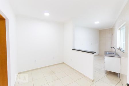 Sala de casa para alugar com 2 quartos, 60m² em Jardim Matarazzo, São Paulo