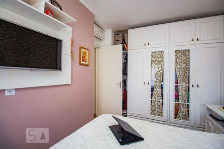 Quarto 2 de apartamento para alugar com 2 quartos, 50m² em Passo das Pedras, Porto Alegre