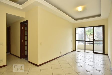 Sala de apartamento para alugar com 2 quartos, 82m² em Pechincha, Rio de Janeiro