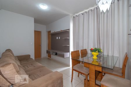 Sala de apartamento para alugar com 2 quartos, 58m² em Parque Oeste Industrial, Goiânia