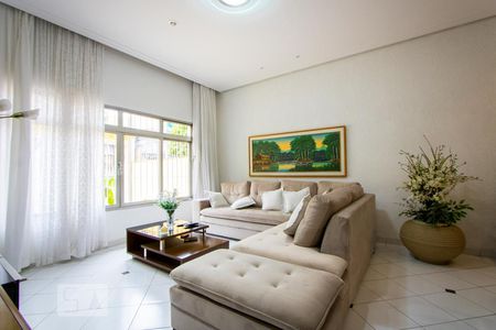 Sala de estar de casa à venda com 3 quartos, 381m² em Vila Helena, Santo André