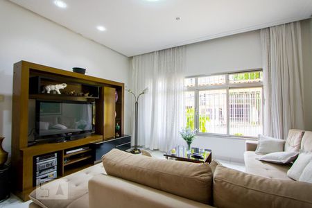 Sala de estar de casa à venda com 3 quartos, 381m² em Vila Helena, Santo André