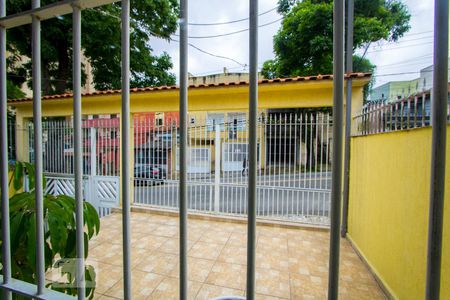 Vista da sala de estar de casa à venda com 3 quartos, 381m² em Vila Helena, Santo André