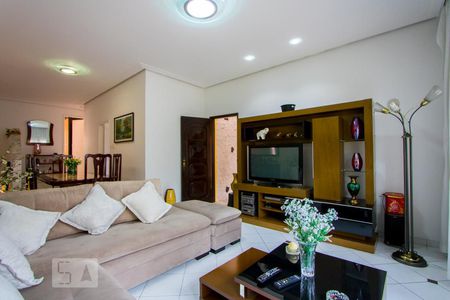 Sala de estar de casa à venda com 3 quartos, 381m² em Vila Helena, Santo André