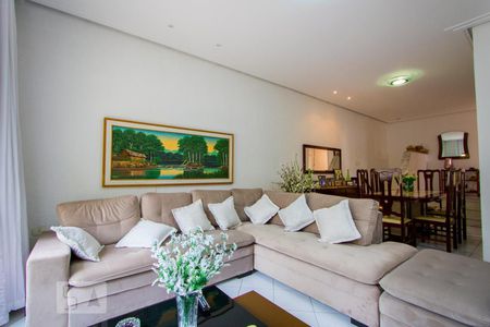 Sala de estar de casa à venda com 3 quartos, 381m² em Vila Helena, Santo André