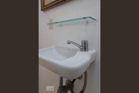 Lavabo de apartamento para alugar com 4 quartos, 200m² em Recreio dos Bandeirantes, Rio de Janeiro