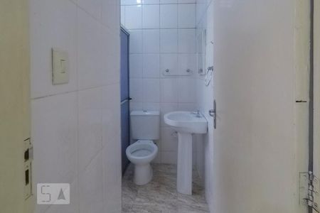 Banheiro de casa para alugar com 1 quarto, 45m² em Vila Nair, São Paulo