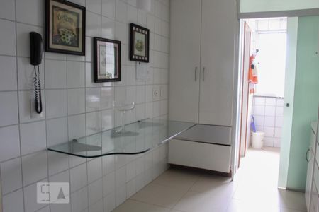 Cozinha de apartamento para alugar com 2 quartos, 120m² em Jardim Camburi, Vitória