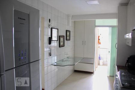 Cozinha de apartamento para alugar com 2 quartos, 120m² em Jardim Camburi, Vitória