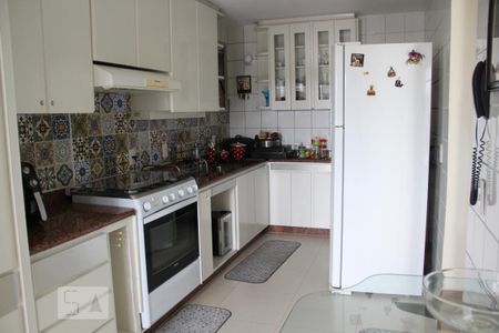 Cozinha - Armários de apartamento para alugar com 2 quartos, 120m² em Jardim Camburi, Vitória