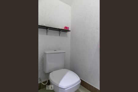 Lavabo de apartamento para alugar com 2 quartos, 68m² em Embaré, Santos