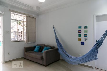 Sala de apartamento para alugar com 2 quartos, 68m² em Embaré, Santos