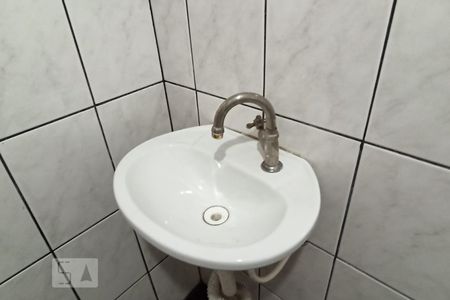 Banheiro de casa para alugar com 1 quarto, 50m² em Vila Mercedes, São Paulo