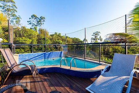 Apartamento à venda com 239m², 4 quartos e 2 vagas Apartamento à venda com 239m², 4 quartos e 2 vagasPiscina