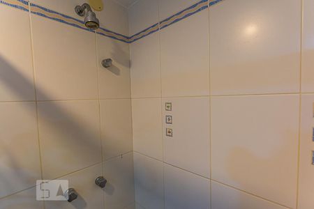 Apartamento à venda com 239m², 4 quartos e 2 vagas Apartamento à venda com 239m², 4 quartos e 2 vagasBanheiro da Suite 2