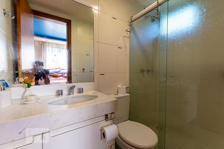 Apartamento à venda com 239m², 4 quartos e 2 vagas Apartamento à venda com 239m², 4 quartos e 2 vagasBanheiro da Suíte 4