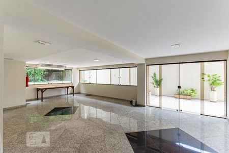 Apartamento à venda com 239m², 4 quartos e 2 vagas Apartamento à venda com 239m², 4 quartos e 2 vagasÁrea comum - Salão de festas