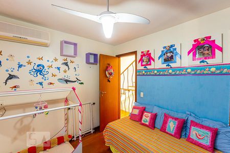 Apartamento à venda com 239m², 4 quartos e 2 vagas Apartamento à venda com 239m², 4 quartos e 2 vagasSuite 2