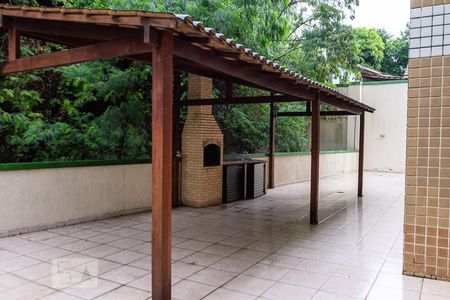 Apartamento à venda com 239m², 4 quartos e 2 vagas Apartamento à venda com 239m², 4 quartos e 2 vagasÁrea comum - Churrasqueira