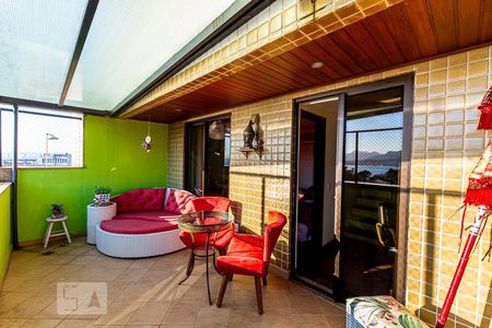 Apartamento à venda com 239m², 4 quartos e 2 vagas Apartamento à venda com 239m², 4 quartos e 2 vagasVaranda do Segundo andar