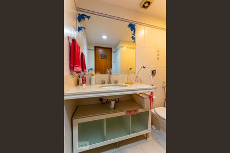 Apartamento à venda com 239m², 4 quartos e 2 vagas Apartamento à venda com 239m², 4 quartos e 2 vagasBanheiro da Suite 2