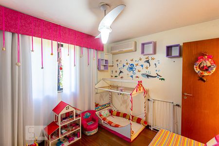 Apartamento à venda com 239m², 4 quartos e 2 vagas Apartamento à venda com 239m², 4 quartos e 2 vagasSuite 2