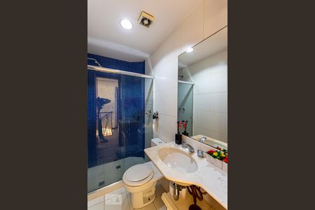 Apartamento à venda com 239m², 4 quartos e 2 vagas Apartamento à venda com 239m², 4 quartos e 2 vagasBanheiro da Sala da Cobertura